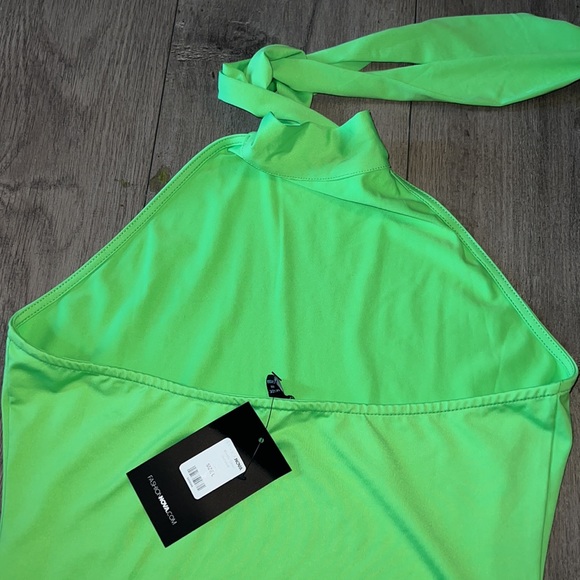 Neon green bodysuit with high gloves. - Picture 7 of 8